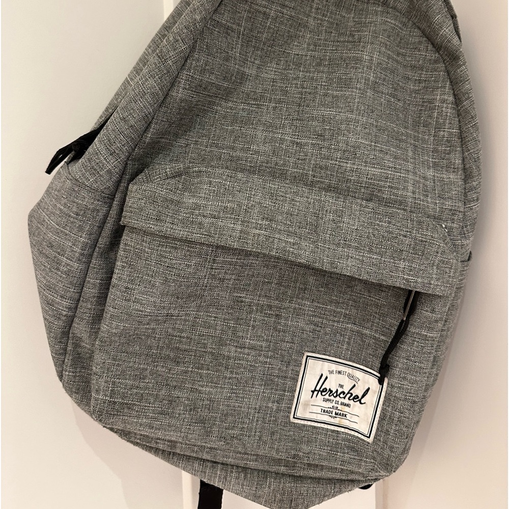 Gray Herschel 🎒 Backpack, great condition